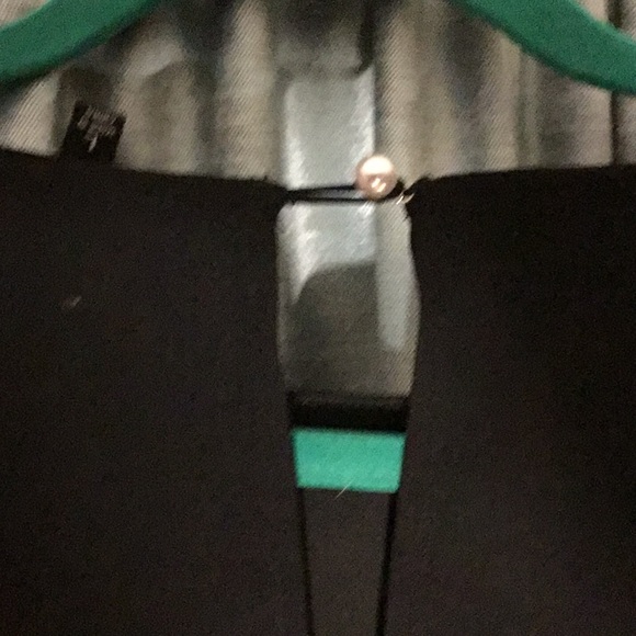 Fate by LFD Black shift dress with trumpet sleeves - Picture 5 of 6